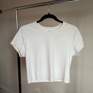 Uniqlo Ultrastretch AIRism Cropped Shirt
